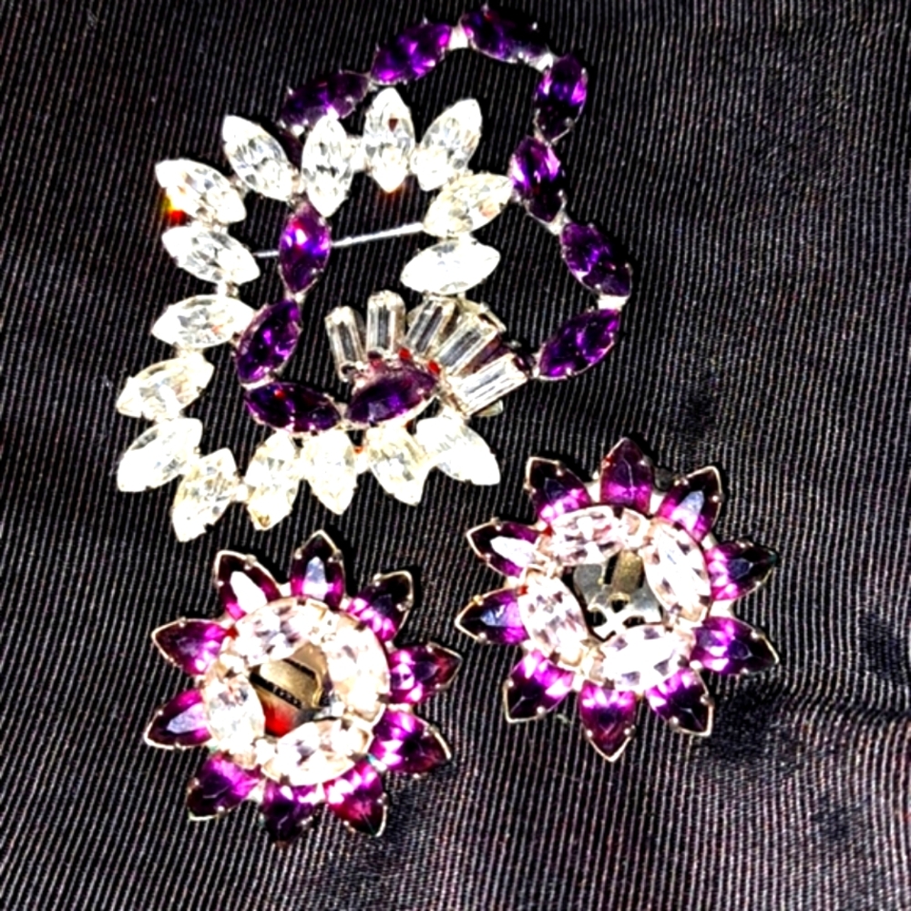Rare Vintage Signed Symphony  Brooch & Earrings Set.